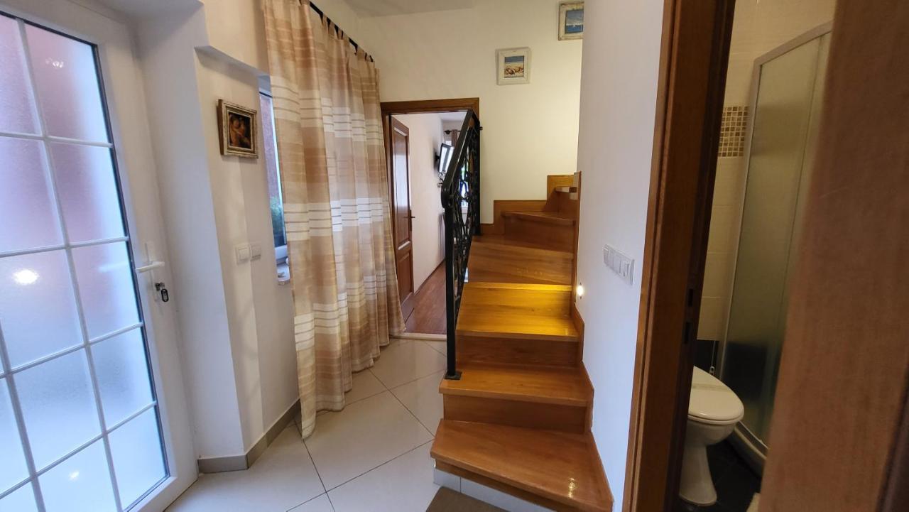 Stone House Apartments Didini Dvori Lumbarda Exterior photo