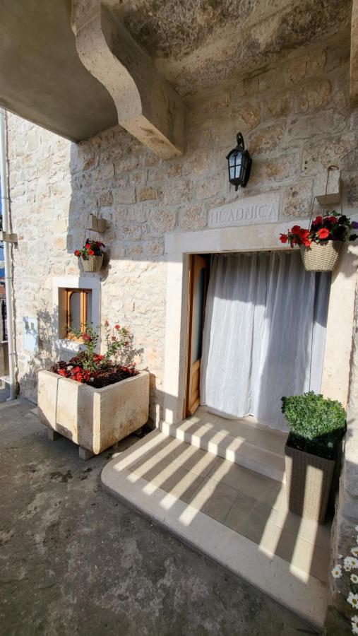 Stone House Apartments Didini Dvori Lumbarda Exterior photo