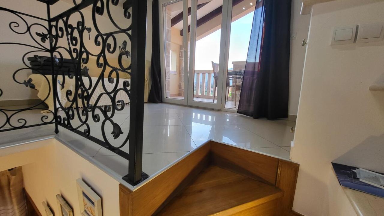 Stone House Apartments Didini Dvori Lumbarda Exterior photo