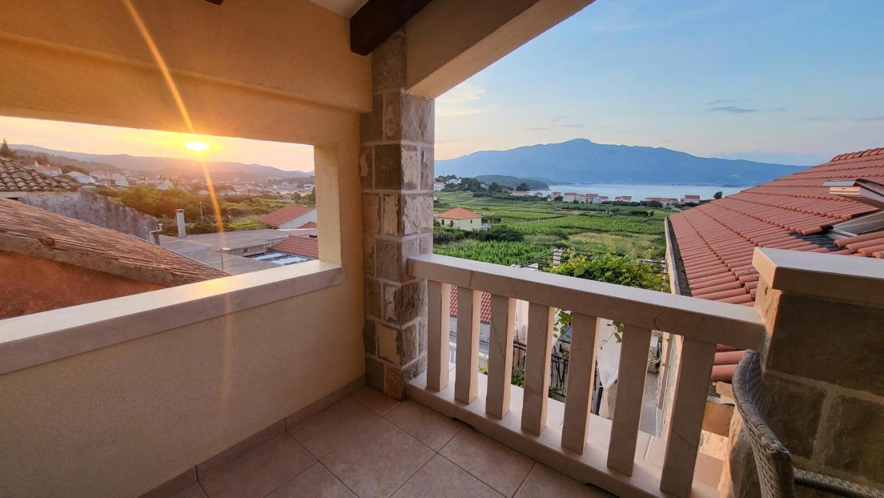 Stone House Apartments Didini Dvori Lumbarda Exterior photo